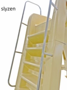 Toboggan aquatique Slyzen en PRV pour enfants et adultes avec services de cintrage et de poinçonnage sur mesure pour parcs aquatiques et piscines - Product Image 6