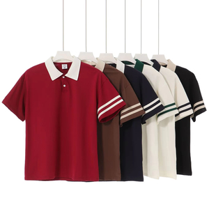 เสื้อโปโลผู้ชายผ้าฝ้าย 210GSM - ดีไซน์ลายทางคู่แบบ Preppy สีสันตัดกัน ทันสมัย แขนสั้น เหมาะสำหรับสไตล์สตรีทในฤดูร้อน - Product Image 1