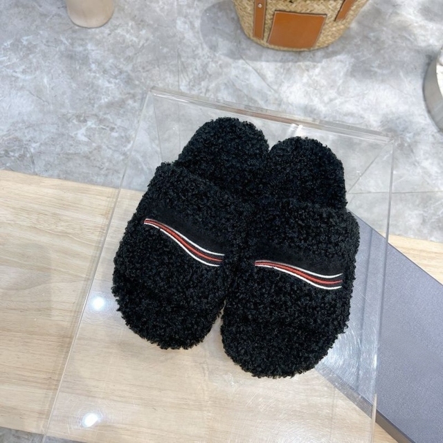 High Quality Brand Casual Women's Curly Fur slippers Embroidered Letters for Autumn and Winter Couples