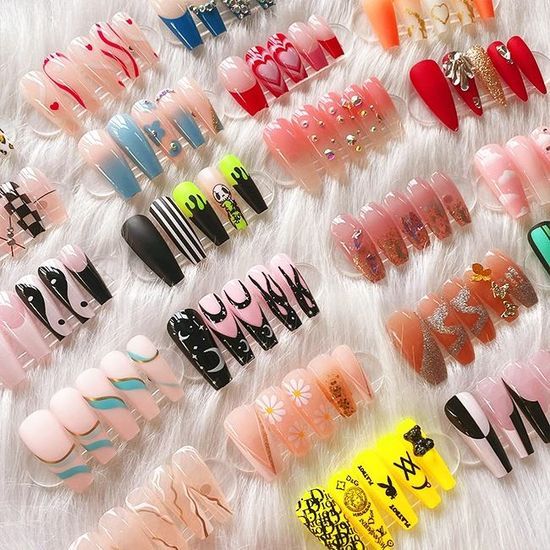 Wholesale Reusable Press On Nails Set 24pcs Glitter Gradient Nails with Glue Custom Logo Nails Stickers Press On