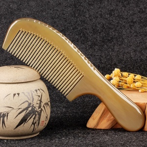 100% pettine per capelli in corno di bue naturale raschiante meridiano massaggio antistatico a denti fini lungo con manico in corno di bufalo naturale - Product Image 2