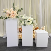 Présentoir carré en acrylique blanc en gros pour usine, socle de gâteau de mariage, piédestal pour scène de fête