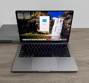 MacBook Pro มือสอง ขนาด 14.2 นิ้ว ปี 2023 รุ่น A2918 โน้ตบุ๊ก M3 8 คอร์ แรม 16GB SSD 1TB หน้าจอ Liquid Retina XDR ขนาด 14.2 นิ้ว - Product Image 1