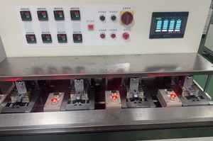 Máquina Automática para Evacuar y Cargar Tubos de Calor - Product Image 3