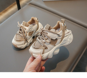 รองเท้าผ้าใบเด็กขายส่งสำหรับเด็กหญิงและเด็กชาย พื้นยาง ระบายอากาศดี รองเท้าลำลองแบบผูกเชือก - Product Image 3