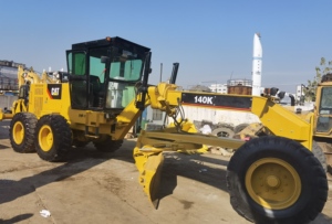 รถเกรดเดอร์ CAT 140K สภาพดี ยางสำหรับงานหนัก บำรุงรักษาอย่างดี อะไหล่แท้ ประสิทธิภาพสูง มีสินค้าในสต็อก - Product Image 3