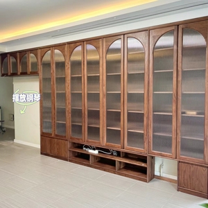 Bibliothèque murale complète sur mesure pour salon - Bibliothèque autoportante en bois massif avec porte en verre, combinaison de meubles - Product Image 2