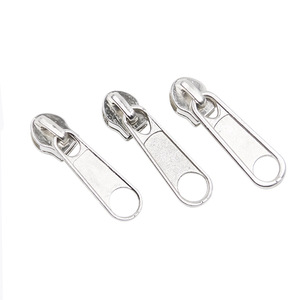 רוכסנים צבעוניים ממתכת בסיטונאות, מתאימים לתיקים שונים, בגדים, נעליים, כובעים, תיקי קוסמטיקה ועוד. - Product Image 3