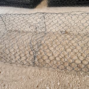 <span class=keywords><strong>Gabion</strong></span> hexagonal tressé galvanisé à chaud, structure flexible adaptée au terrain, restauration minière et renforcement des berges de rivière - Product Image 5