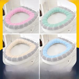 Asiento de inodoro para el hogar con asa, cojín de plástico grueso OKnitting, asiento acolchado con tacto cómodo - Product Image 4