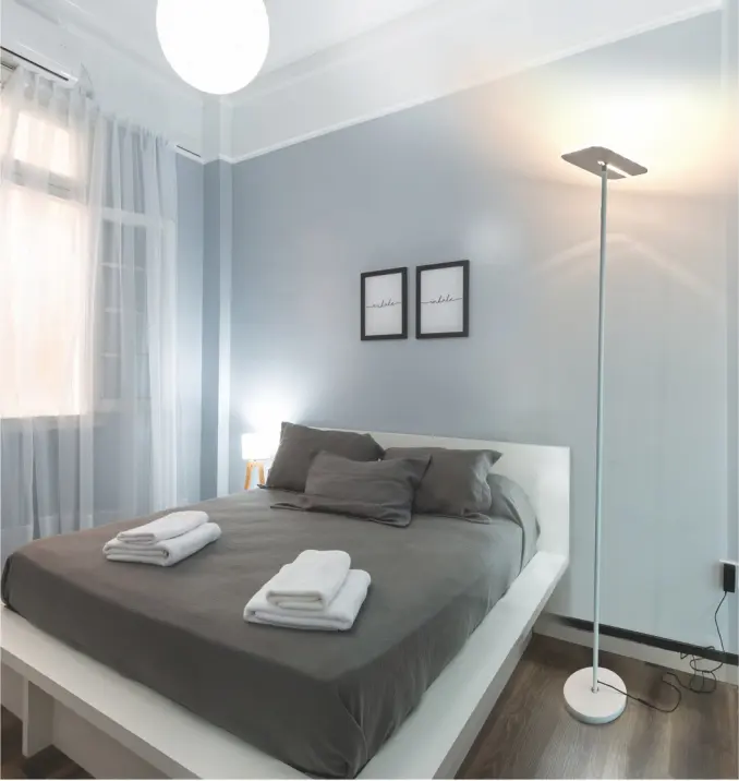 Modern Style Floor Lamp Creative Personality Bedroom Bedside Atmosphere Lamp Living Room Led Vertical Light Luxury Floor Lamp