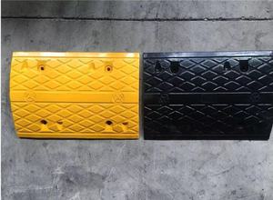 50*35*5ซม. ป้องกันการมองเห็นสูงสีเหลืองและสีดำทางลาดความเร็วถนน/ยางพลาสติกกันกระแทกเพื่อความปลอดภัยในการจราจร - Product Image 2