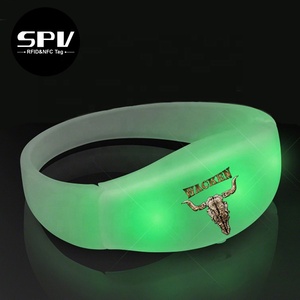 Bracelet LED activé par le son contrôlé par DMX Télécommande <span class=keywords><strong>RFID</strong></span> Bracelets radio - Product Image 2