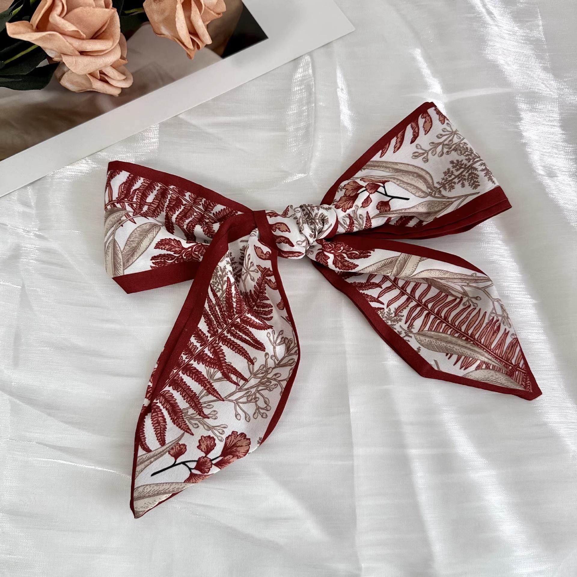 Écharpe feuille rouge vif *