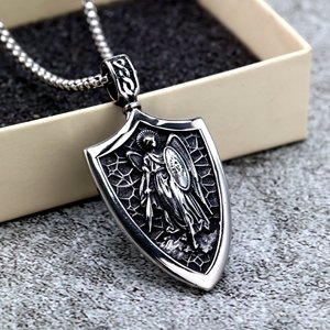 Collier pendentif Saint Michel Ange en acier inoxydable, forme bouclier, bijoux de mode pour homme, cadeau - Product Image 3