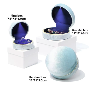 Boîte à bijoux ronde en velours multicolore avec LED, étui à bord doré pour bague et collier, idéale pour les propositions de mariage, les fiançailles et les cadeaux de mariage - Product Image 5