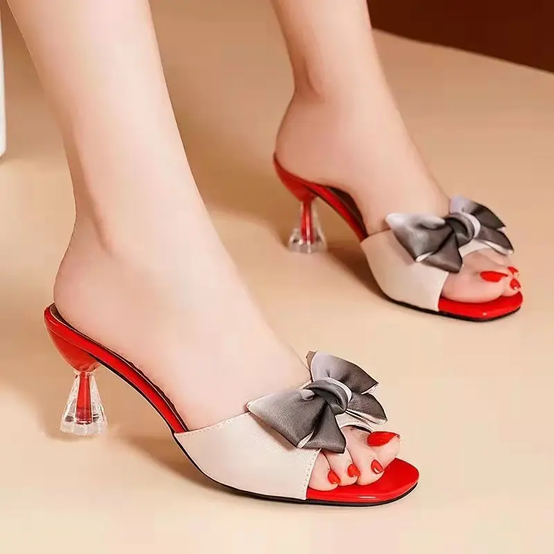 Sepatu ujung terbuka wanita, sandal kristal berlian imitasi dasi kupu-kupu hak Desainer persegi Slip on pantai wanita modis musim panas