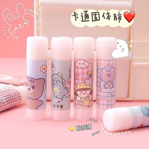 Barra de pegamento sólida con dibujos animados, 3g, alta viscosidad, para estudiantes y niños - Product Image 1