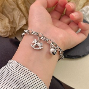 Pulsera de Plata de Ley S925 con Caballo Balancín para Mujer, Joyería de Uso Diario con Encanto Animal, Engaste de Bisel de Plata 925 - Product Image 1