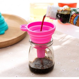 Kitchen <b>Tools</b> Foldable and Retractable Funnel Plastic Funnel Oil Pouring Kettle Household <b>Silicone</b> Funnel - Product Image 5