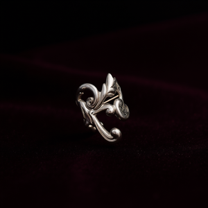 Orecchini a polsino con fiore in argento, design classico, unisex, per tutti i giorni, accessorio gioiello - Product Image 2