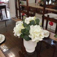Bunga Hydrangea Buatan Realistis Gaya Ins dengan Pot Keramik Dekorasi Rumah Pernikahan Hari Valentine Natal