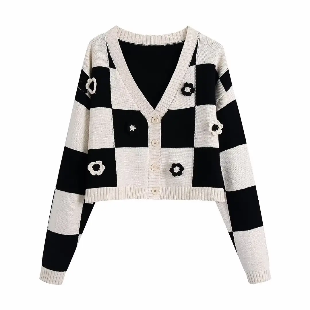 PB&ZA 2022 Wholesale Women's Black and White Color Matching Flower Decoration V-neck Single Breasted Cropped Cardigan Sweater