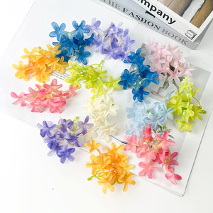 Fleurs artificielles de cerisier de 5 cm de hauteur pour accessoires de photographie de mariage et décorations d'intérieur - Product Image 1