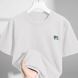 Prezzo Speciale: T-shirt Estiva da Uomo 2026 Nuova Collezione, Manica Corta, Girocollo, Fantasia a Lettere, Traspirante, Elegante e Casual, Top Versatile - Product Image 3