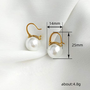 Eleganti orecchini pendenti con perle placcati in oro per donna, gioielli da sposa classici, orecchini rotondi alla moda con perle finte - Product Image 5