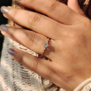 Anillo de Diamante Cultivado en Laboratorio, Elegante y Brillante, Diseño Refinado, Ideal para Ocasiones Especiales - Product Image 1