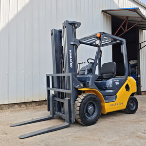 Chariot élévateur d'occasion Komatsu FD30 3 tonnes 4,5 mètres 3 sections Diesel avec siège conducteur, d'origine japonaise, alimentation électrique - Product Image 4