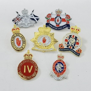 Fabricant de badges, conception personnalisée, logo de marque de mode, épingles à revers en émail, épingles en émail personnalisées en forme de couronne - Product Image 2