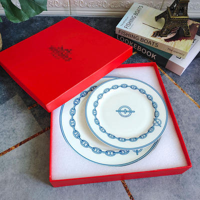 10 นิ้ว + 8 นิ้ว