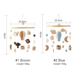 Productos para Bebés Luckykoo, Decoración de Madera Personalizada para Cuarto de Bebé, Móviles de Fieltro con Forma de Avión para Cuna - Product Image 3