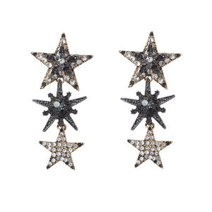 Nuevos Pendientes de Moda de Lujo Ligero, Pendientes Largos con Borlas, Chapados en Oro, con Forma de Corazón Grande, Elegantes, Estilo Celebridad - Product Image 1