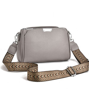 Newest Arrival Good Quality New Design Women's Saddle Shape PU Handbag With Zipper Closure Cross-Body & <b>Shoulder</b> <b>Strap</b> - Product Image 4