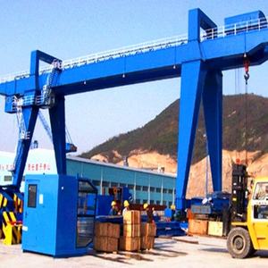 Pont roulant à double poutre robuste conçu pour la construction, doté d'un char à treuil, d'une cabine, d'un enrouleur de câble et d'un écarteur. - Product Image 2