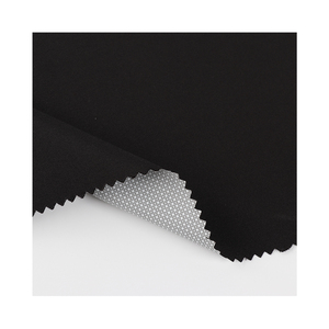 Tissu tissé en polyester 100D 100% écologique de haute qualité collé avec un <span class=keywords><strong>film</strong></span> PU imprimé pour la veste d'extérieur - Product Image 1
