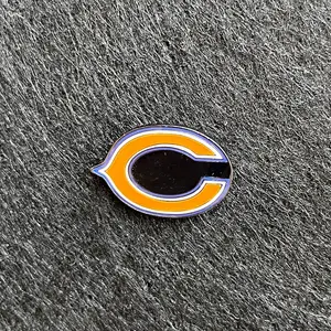 Promotion : Broche en métal avec badge des Carolina <span class=keywords><strong>Panthers</strong></span>, bijou sportif pour la confection de broches de revers, cadeau pour les fans des 32 équipes de football, vente en gros personnalisée - Product Image 2