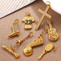 YIMEILI & Retro Colgante de Acero Inoxidable PVD Oro 18K con Diamantes, Accesorio DIY para Botas, Instrumentos Musicales y Flores, Estilo Deportivo