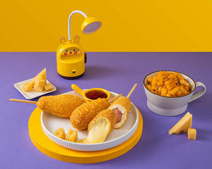 O'Food Seoul's Hotdog con Queso Mozzarella y Salchicha, Auténtica Comida Callejera Coreana, Corn Dog Congelado, Venta al por Mayor para Minoristas - Product Image 3