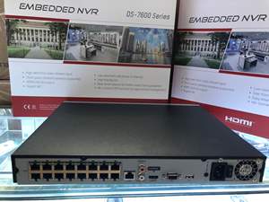 Hikvision <span class=keywords><strong>DS</strong></span>-<span class=keywords><strong>7616NI</strong></span>-<span class=keywords><strong>Q2</strong></span>/<span class=keywords><strong>16P</strong></span> <span class=keywords><strong>NVR</strong></span> 16 canaux 1U 16 PoE 4K jusqu'à 1 canal 8MP ou 5 canaux 1080P Capacité de décodage Formats vidéo H.265+/H.264+ - Product Image 3