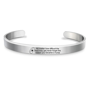 Op maat gegraveerde roestvrijstalen open armband, C-vormig blank met spiegel/matte afwerking voor groothandel sieraden - Product Image 3