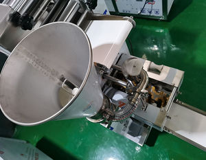 Chinese Mini <b>Dumpling</b> Gyoza Making Manual <b>Dumpling</b> Momo Samoussa Making <b>Machine</b> - Product Image 3