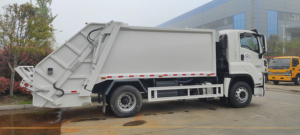Camión de Recolección de Basura HINO 700 ISUZU GIGA VC66 4x2 - Product Image 5