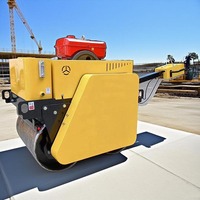 Rouleau vibratoire à double tambour de 1,5 tonne de qualité industrielle, moteur diesel de marque Changfa, système entièrement hydraulique, moteur cycloïde fiable