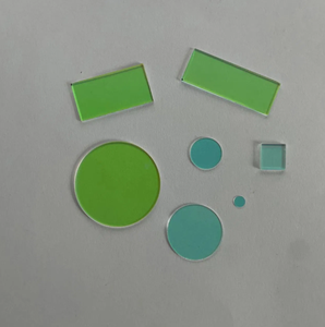 Filtro de Interferência Óptica de Película Fina de Vidro Espelhado Personalizado com 95% de Transmitância para Luz Visível e Corte IR, Lente Óptica de 20mm - Product Image 1