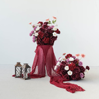 Boule de fleurs artificielles rouges pour centres de table de mariage, décoration florale
