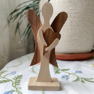Sculpture d'ange en bois faite à la main, décoration de Noël pour table, ornement moderne pour la table du couloir - Product Image 1